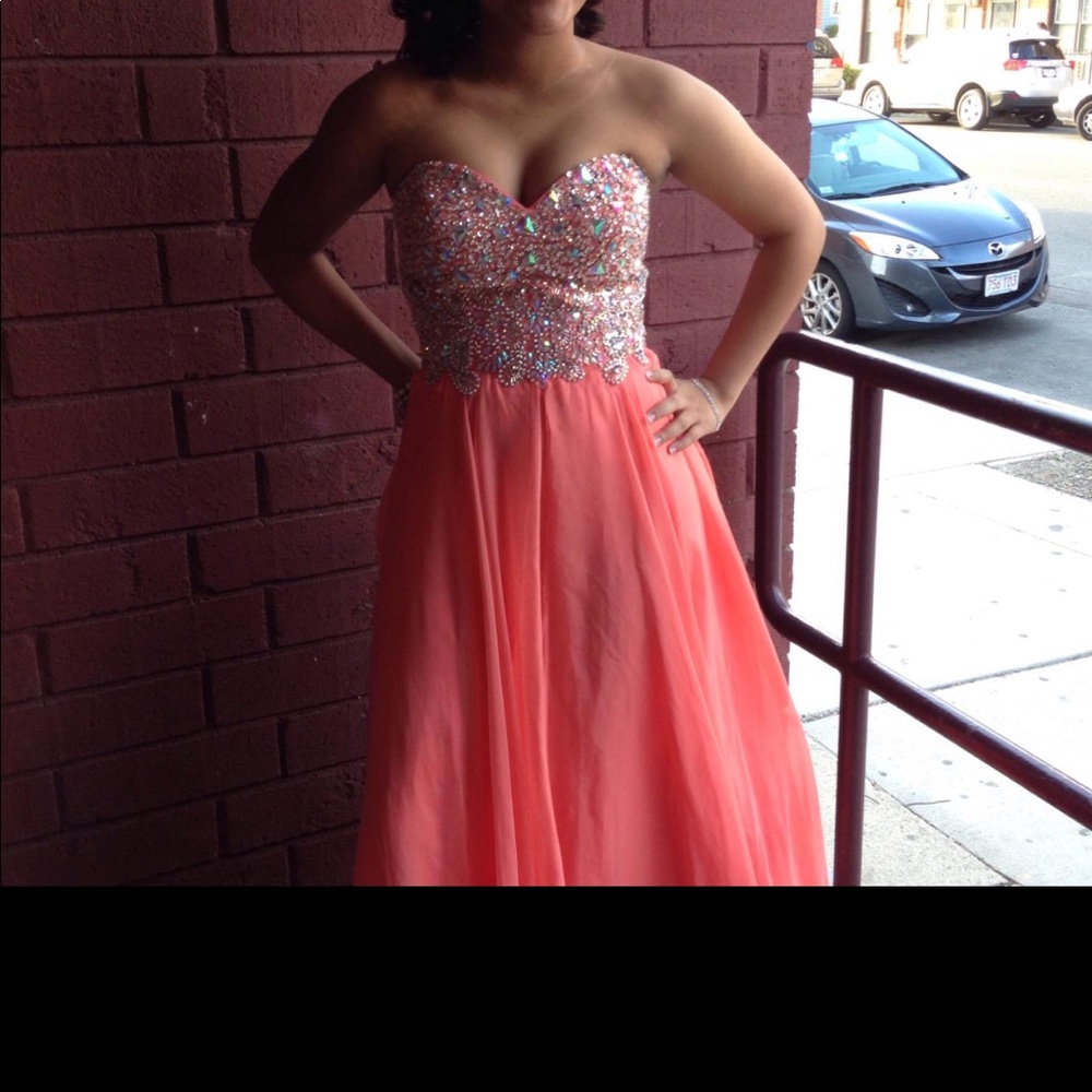 3 PROM DRESSES ONLY WORN ONCE - Picture 3 of 3